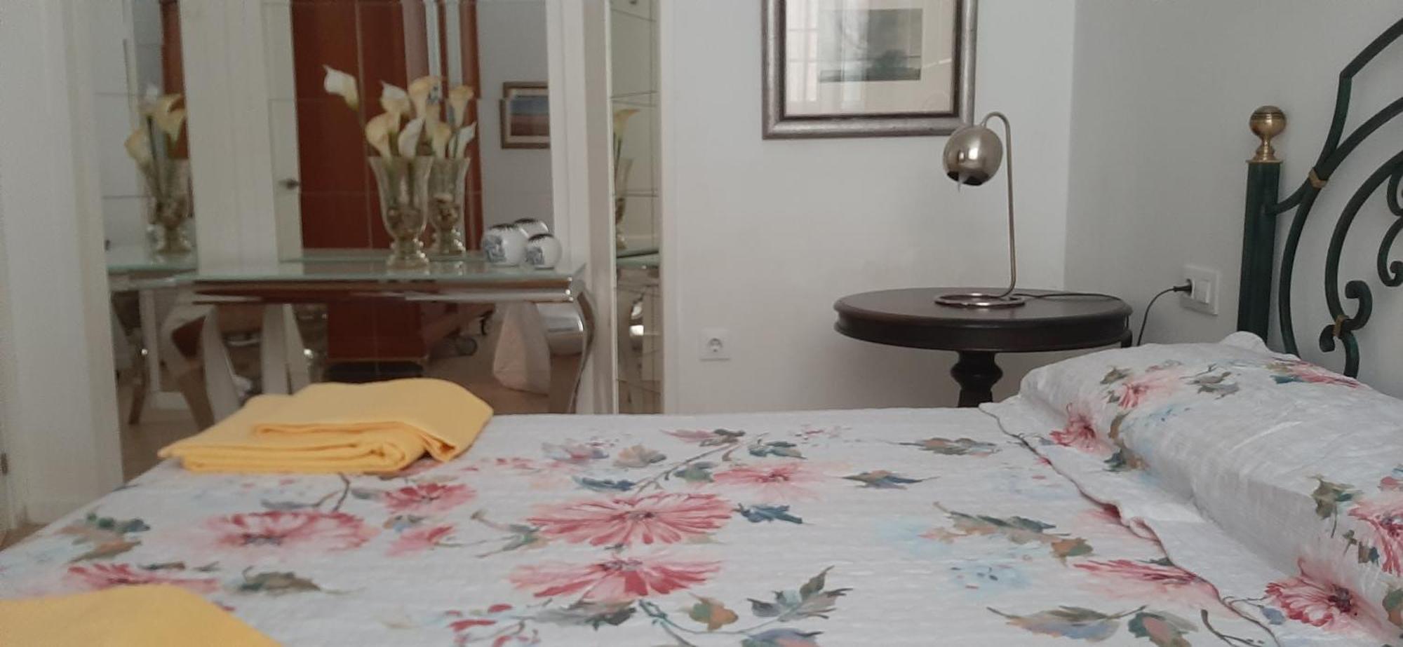 Apto Patio Andaluz. Maximo Confort Y Limpieza Кадис Екстериор снимка